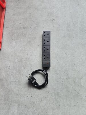 Schuko - Verteiler - Schuko Stecker -> UK 4fach